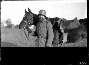 Heinrich Brenzinger mit Pferd "Fritz"