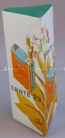 Werbeaufsteller für "Ernte 23"-Zigaretten