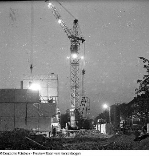 Baukomplex Stübelallee, Fucikplatz (Baustelle, Straßenkreuzung, Skulptur, Pläne, Modell)