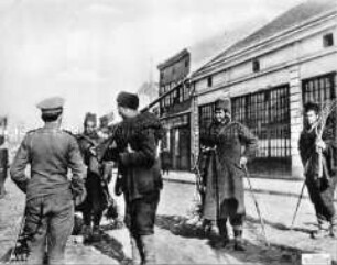 Mazedonischer Landsturm und serbische Kriegsgefangene