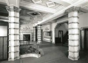 Görlitz, Bahnhofstraße 25/26. Hotel Vier Jahreszeiten (um 1875, Umbau 1925/1927; W. Hahn). Empfangshalle