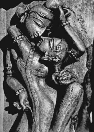 Liebeszene, Devi Jagadambi Tempel [Bild eines Reliefs, Paar]