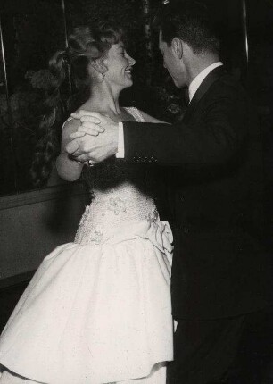 Odile Versois und Jean-Pierre Aumont im Maison de France