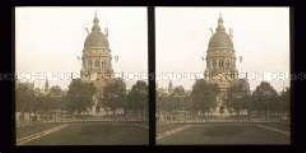 Blick über Grünanlage zur Christuskirche, Mainz