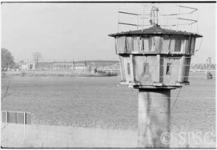 Wachturm, Blickrichtung Glienicker Brücke
