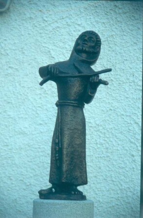 Heiliger Franziskus : Heiliger Franziskus (1997; Pater Franz). Bronze, Höhe ca. 60 cm, auf Steinsockel. Ostritz, Zisterzienserinnenabtei Klosterstift St. Marienthal, Sozialgebäude