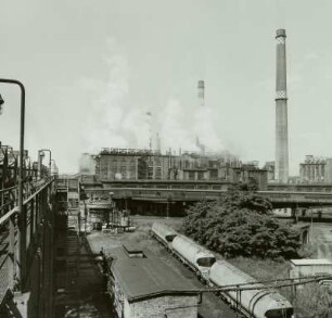 VE Braunkohlenkombinat Senftenberg, Brikettfabrik Sonne (I 1952-1954, II 1961-1962). Teilanlage Sonne I von Osten : Freienhufen. VE Braunkohlenkombinat Senftenberg, Brikettfabrik Sonne (I 1952-1954, II 1961-1962). Teilanlage Sonne I von Osten