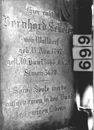 Porträt einer Mutter mit zwei Töchtern und einem Baby