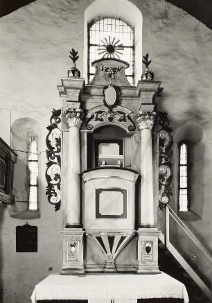 Buchhain, Kanzelaltar