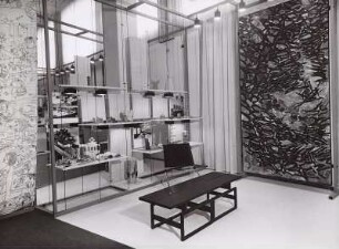XII. Triennale Mailand, Deutsche Abt., Wagner-Mosaik und Kaufeld-Stuhl