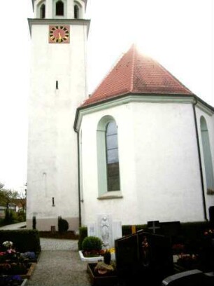 Kirche von Osten-Kirchturm im Kern Romanisch-Barock überformt-Chor im Kern 1512 mit Barocker Überarbeitung