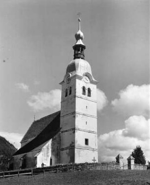 Mühlen (Murau). Filialkirche Sankt Helen (1101/1200 und 1601/1700). Ansicht von Nordwest