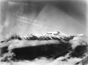 Berge südlich des Rio Reyes : Blick auf verschneite Bergkämme