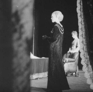 Anja Silja (eigentl. Anna Silja Regina Langwagen; geb. 1940, Sopranistin), wohl während einer Aufführung