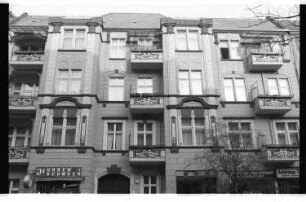 Kleinbildnegative: Mietshaus, Begasstr. 3, 1982