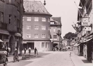 Arnstadt, Erfurter Straße : Arnstadt. Blick in die Erfurter Straße