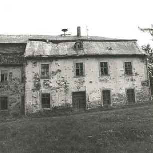 Auerbach-Sorga. Ehem. Gut (18. Jh.). Herrenhaus. Straßenfront