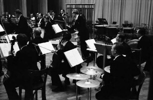 Donaueschingen: Donaueschinger Musiktage; Orchester mit Schlagzeuggruppen; Roman Haubenstock-Ramati