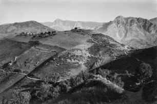 Dorfbild : Blick nach Ain El Hammam, einem Dorf der Kabylen