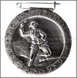 WHW-Abzeichen, "Tag der Wehrmacht", Infanterist