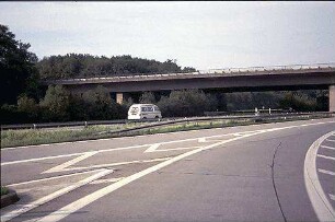 Ausfahrt aus Kreisel (Umkirch Richtung Karlsruhe) zu Nebenfahrbahn Ost (Basel Richtung Karlsruhe)