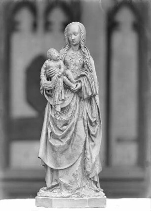 Statue der Madonna mit Christuskind aus der Schule von Troyes