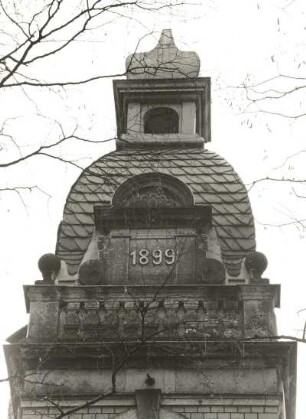Dresden-Neustadt, Louis-Braille-Straße 10 / Radeberger Straße 34. Doppelwohnhaus (1899). Eckturm