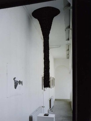 Raumaufnahme mit Installation