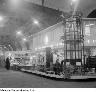 Blick auf die Ausstellungsfläche des VEB Elektrochemisches Kombinat Bitterfeld