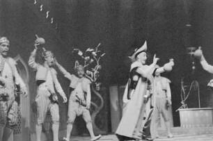 Szenenbilder aus "Die beiden Geizigen", Komische Oper von André-Ernest-Modets Grétry. Gastspiel des Opernstudios der Staatsoper Berlin im Theater der Freundschaft Berlin 1957