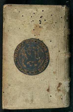 Einband mit Supralibros von Johannes Hess : Einband mit Supralibros von Johannes Hess. Schweinsleder, geweißt, geprägt; ca. 16,5 x 10 cm (Buchdeckelgröße). Einband hinten. Aus: Valentini Erythraei De ratione legendi, explicandi & seribendi epistolas / libri tres/ De ratione legendi, explicandi & seribendi epistolas. Argentorati : Excudebat Nicolaus Wyriot Impensis Bernhardi Iobini. 1573. ehem. Dresden: SLUB 7.A.3084