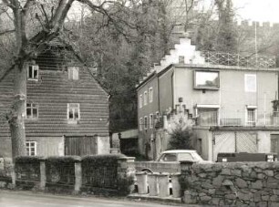 Meißen-Altstadt, Schlossgäßchen 1. Wohnhäuser (bezeichnet 1703, 1827, 1868)