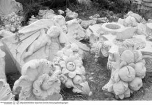 Bauskulpturfragmente durch Kriegszerstörung