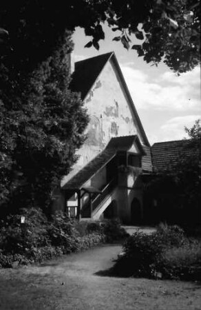 Heitersheim: Haus im Hof mit gedeckter Treppe
