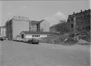 Dresden-Friedrichstadt, Menageriestraße. Blick gegen Wohnhäuser der Wachsbleichstraße