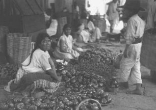 Marktplatz : Verkauf von Tomaten auf dem Markt in Oaxaca de Juárez