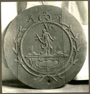 Hist. Museum: Faßboden mit St. Sebastian, 18. Jh.