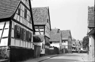Hördt: Gasse mit Fachwerkhäusern