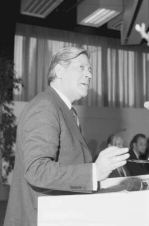 Freiburg: Kongresshalle [am Karlsplatz], Ansprache, Bundeskanzler Helmut Schmidt