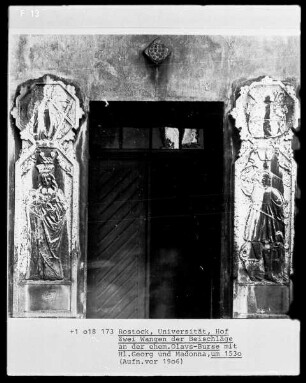 Beischlagstein mit Madonnendarstellung, im Kopfteil die Heiligen Johannes der Täufer und Andreas