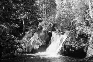 Lindau: Wasserfall am Schwarzenbächle bei Lindau