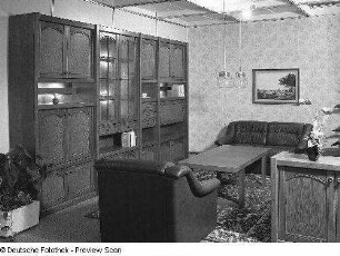 Ausstellungskoje mit Wohnzimmermöbeln (1981; VEB Möbelkombinat Zeulenroda-Triebes (ZEUTRIE))