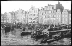 Danzig. Fischmarkt mit Booten