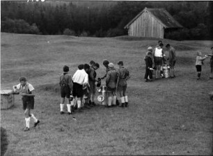 Murnau: Hochlandlager, Abendbrot, Essen wird ausgegeben