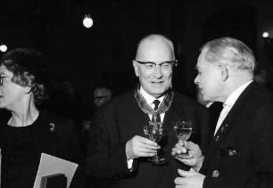 Freiburg: Kaufhaussaal; Großes Bundesverdienstkreuz für Colmars Oberbürgermeister Joseph Rey; Oberbürgermeister Joseph Rey, Max Rieple