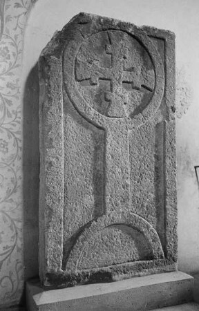 Grabstein mit Kreuz