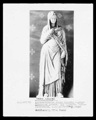 Weibliche Gewandstatue im Typs der großen Herkulanerin