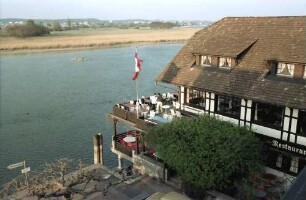 Gottlieben: Ausblick vom Hotelzimmer Drachenburg auf Rhein