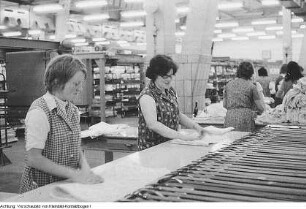 Dienstleistungen, 1972-1975