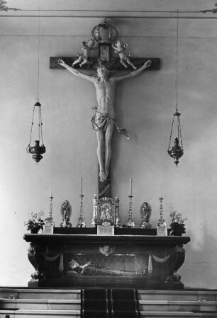 Altar mit Grab der Guten Beth